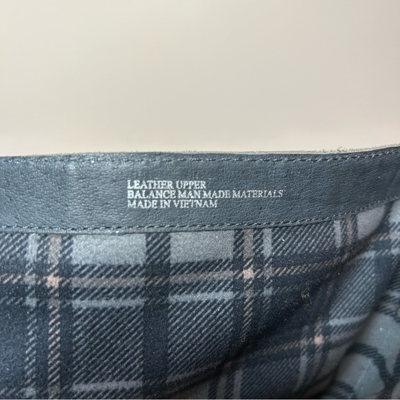 Born Natasha Taupe Leather Boots Sz 6.5 EUC - Picture 12 of 13